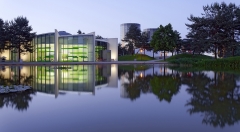 5126F-5128-Autostadt-Wolfsburg-beleuchtet-DRI