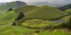 3644TZ-Sao-Miguel-Caldeira-als-Kuhweide-Panorama