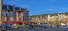 2998TZ-Honfleur-Frankreich-am-Morgenstimmung