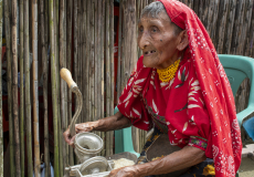 5246SC-indigene-Frau-bei-der-Arbeit-Panama