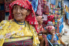 5261SC-Verkaufsstaende-fuer-Touristen-bei-indigenem-Volk-auf-Insel-in-Panama