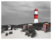 2265I Strand Borkum Nordsee Leuchtturm Umkleidekabinen Strandkörbe sw coloriert