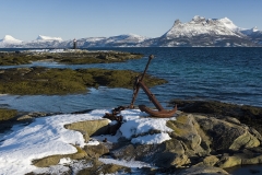 1569L-Tysfjord-Norwegen-Anker-mit-Leuchtturm