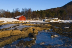 1828L-Haus-am-Fjord-Norwegen