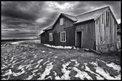 7991G-verlassenes-Holzhaus-Lofoten-SW
