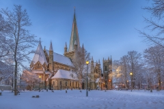 7820R-22R-Trondheim-Nidaros-Dom-beleuchtet-Winter