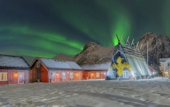 Nordlicht in  Norwegen mit Leuchtturm