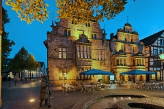 1_0611N-0615N-Rathaus-Rinteln-beleuchtet-HDR