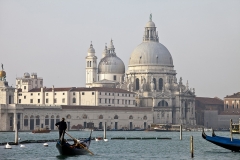 7791D-Gondel-vor-Salute-Venedig