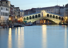 8566D-69D-Rialto-Venedig-beleuchtet-DRI-Kopie